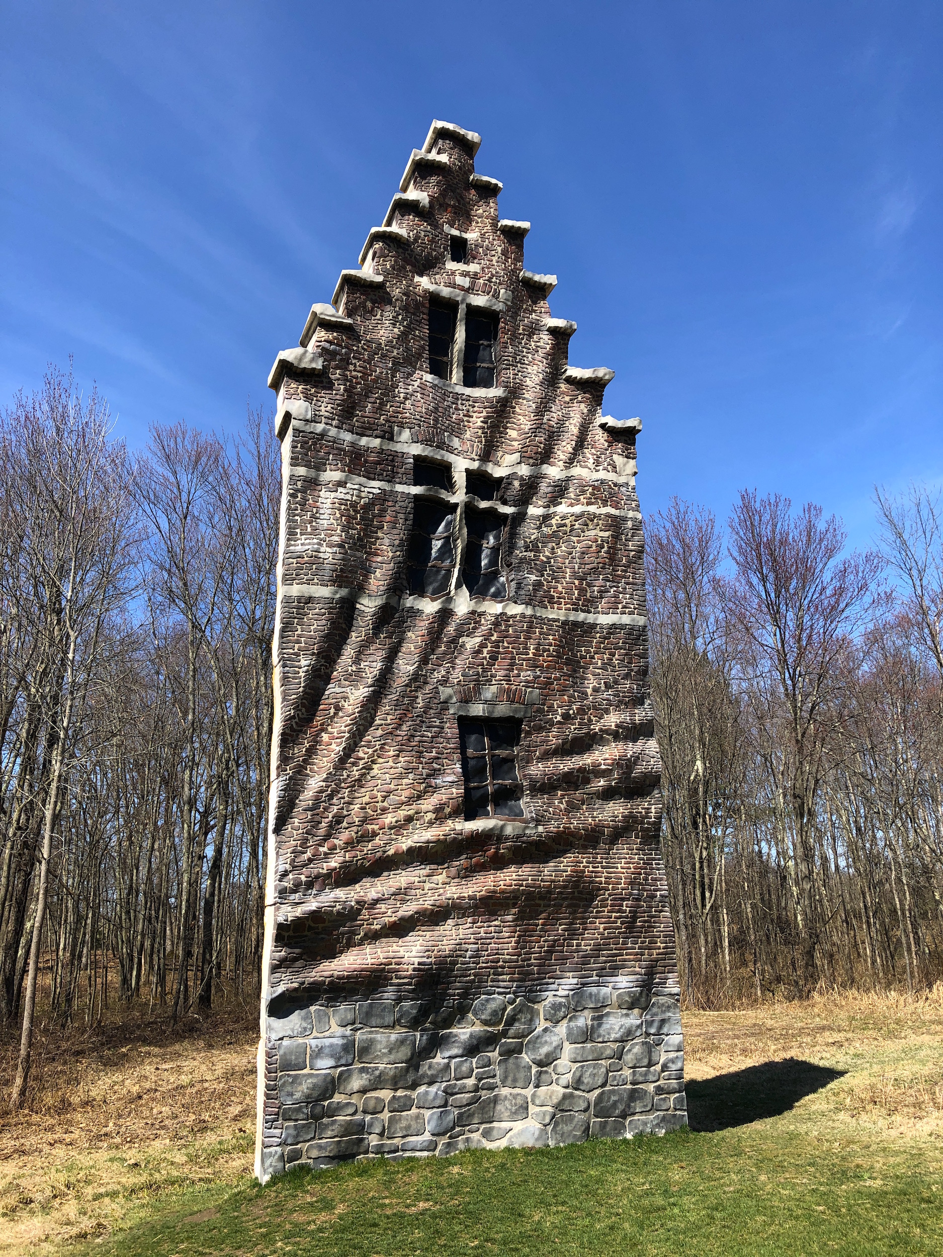 Brian Tolle's sculpture "Eureka" at Art Omi.