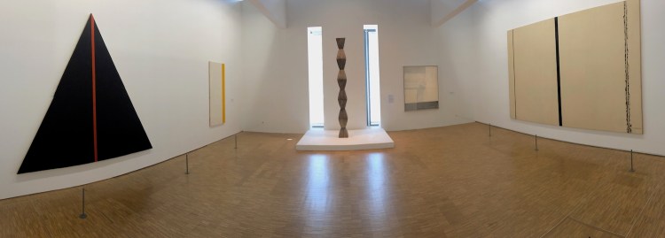 Constantin Brancusi sculpture "La Colonne sans fin III"